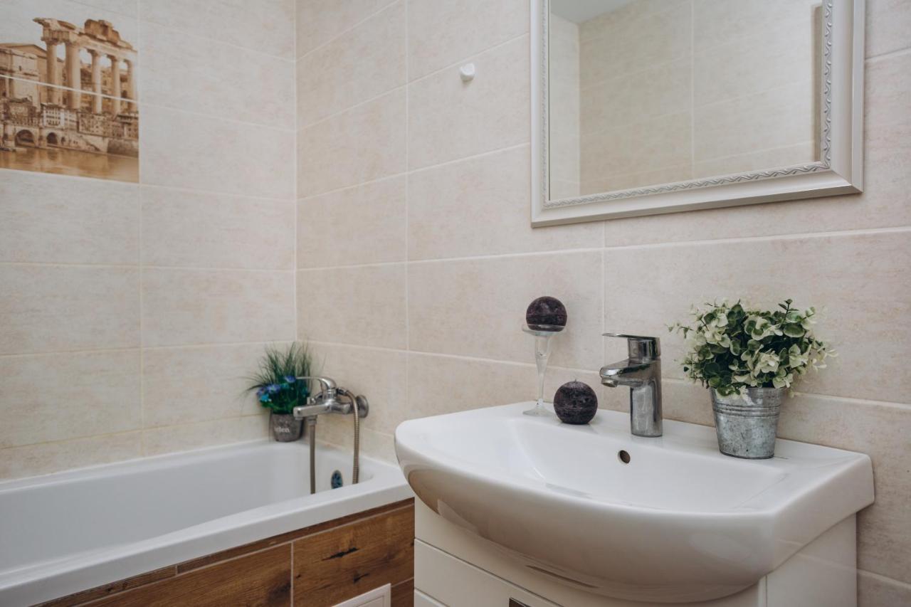 Luxe Apart-Hotel Near Lavina New Building 1 Floor Суми Екстер'єр фото